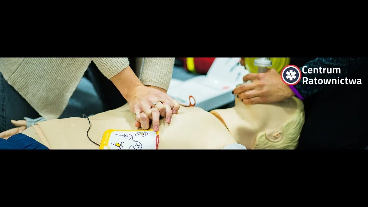 Jak działa defibrylator AED i jak może uratować życie w nagłych sytuacjach